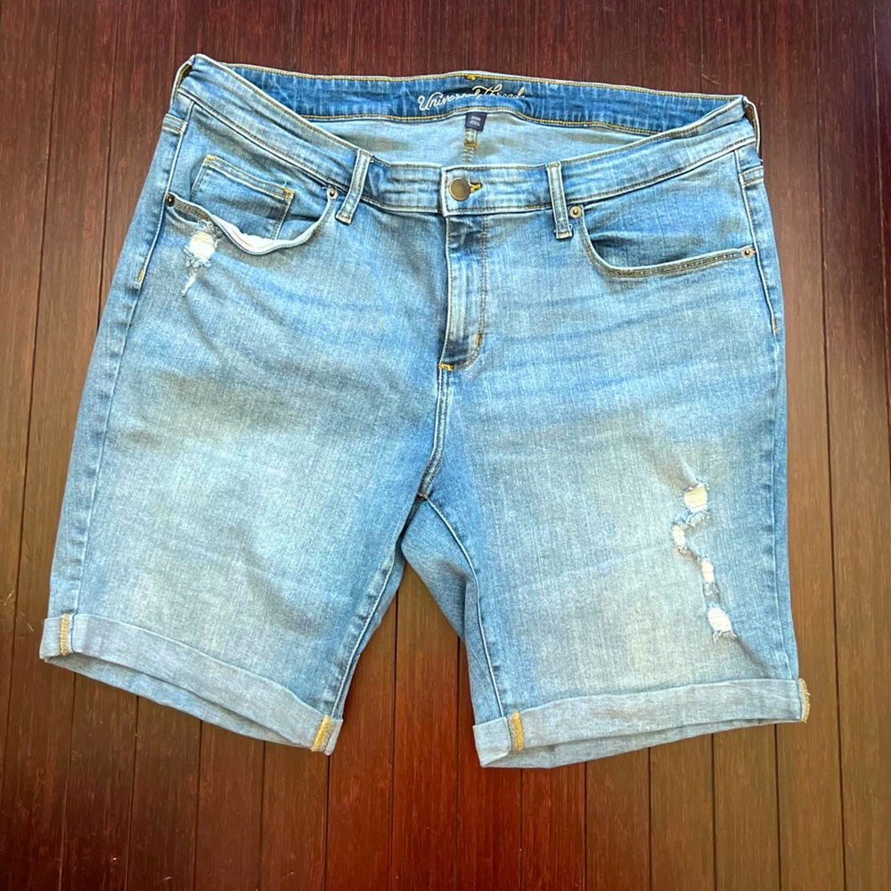 Universal Thread Mid-Rise Jeans Shorts